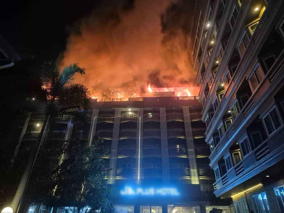 パタヤのホテルで火災 ルーフトップバーで出火、4人負傷