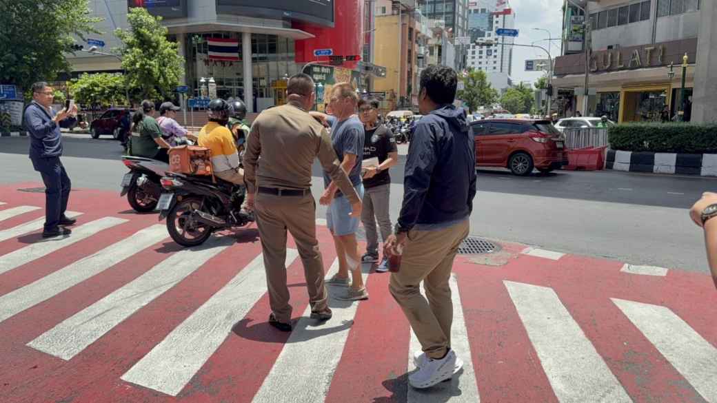 元F1レーサーが都心でバイクに接触 「刃物襲撃」報道を否定し事故と強調