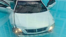 チュラ大のプールに車で突入　家賃トラブルで自暴自棄に - ワイズデジタル【タイで生活する人のための情報サイト】