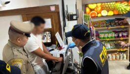 土産物店を利用したスキミング組織解体 国際的犯罪で被害2,900万B - ワイズデジタル【タイで生活する人のための情報サイト】