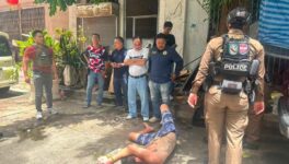コンビニ強盗の米国男 警察官の首を切りつけ逮捕 - ワイズデジタル【タイで生活する人のための情報サイト】