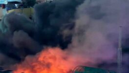 クロントムセンターで大火災　11人が負傷、事業者約200人に影響 - ワイズデジタル【タイで生活する人のための情報サイト】