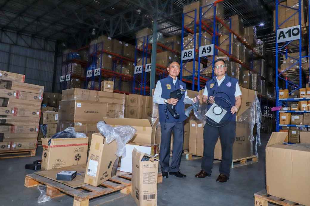 工業標準局が中国系物流倉庫を強制捜査 規格未取得の家電製品7400点超を押収