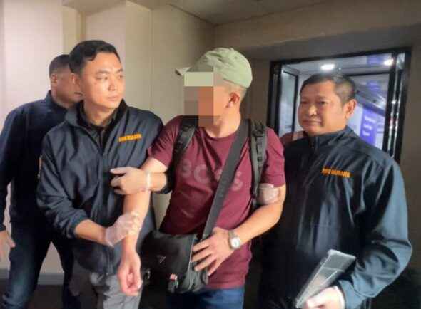 機内でクレジットカードを盗んだ中国男を拘束 飛行中に乗客の隙を狙う航空機スリ