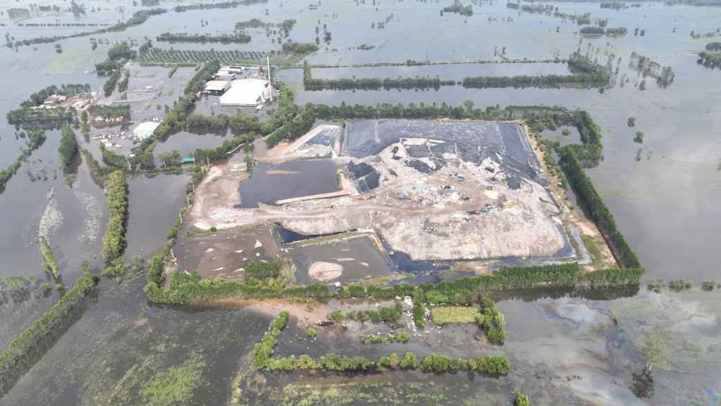 プラーチーンブリー県の汚染物質排出工場3カ所が閉鎖 不法投棄に対する罰則強化、名義貸し企業も厳重処罰へ